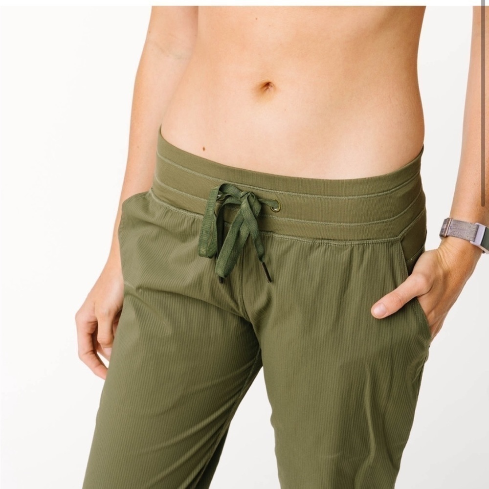 Zyia Olive Trail Joggers 29" Medium - Picture 7 of 9